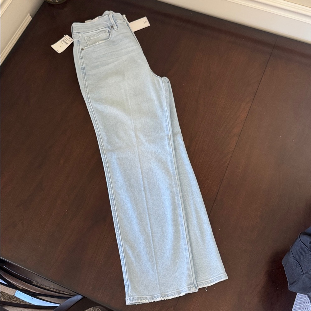 Good American Good Curve Straight Indigo 391 Light Wash Straight Leg Jeans